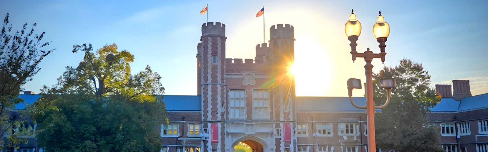 Best Hotels Within Walking Distance of University of Washington