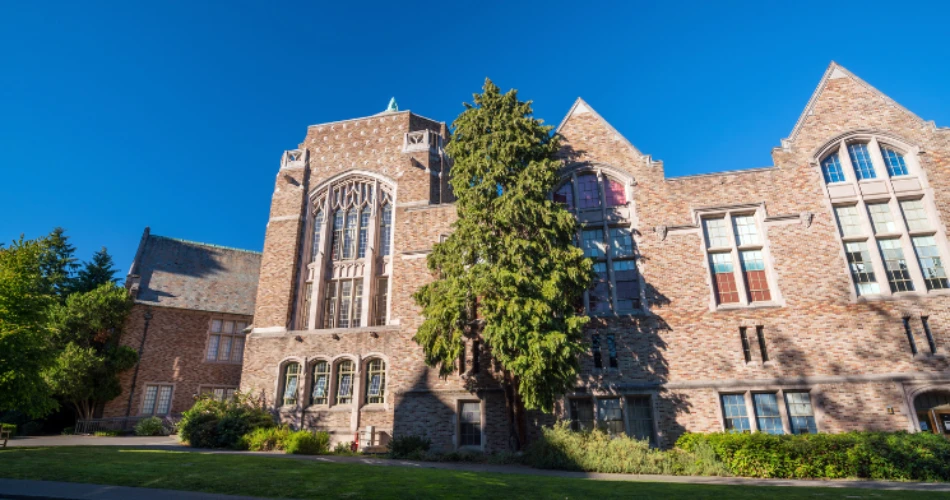 Where to Stay Near UW Seattle: Hotels With Free Breakfast Included